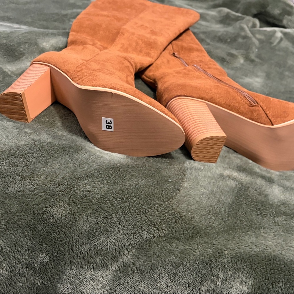 Women's Tan Suede Boots